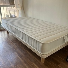 無印良品　ベッドフレームとマトレースの画像