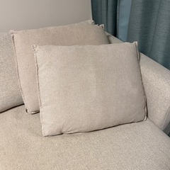 IKEAの収納付き寝椅子ソファとIKEAクッション3つ　VIMLEヴィムレシリーズ8月3日までの画像