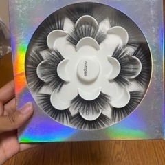 つけまつげ