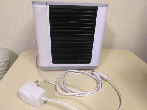 ここひえ 卓上扇風機