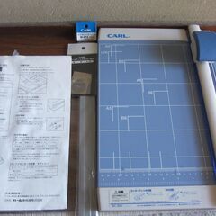 カール　ペーパーカッターDC200 回転丸刃1とカッターマット3付　　説明書ありの画像