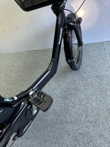 大型カゴあり　子供乗せシート付き　パナソニックギュット　電動自転車20インチ　落ち着いたブラック色