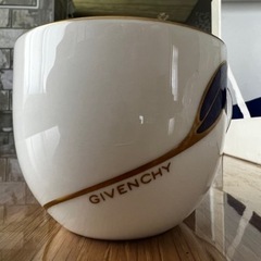 （箱つき新品未使用）GIVENCHY コーヒーカップ　専用プレート付き