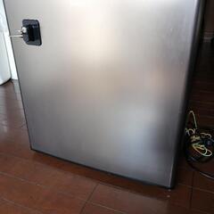 値下げ　冷凍庫　小型　32L  シルバー　ノンフロン