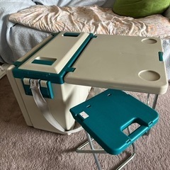 〔6月17日までのお取引）椅子、テーブル付きクーラーボックス