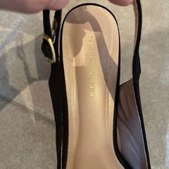 オープントゥサンダルの画像