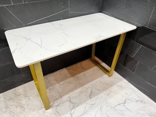 高級感◎ 大理石柄デスク