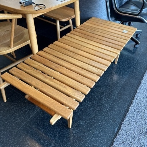 アデペシュ　テーブル　家具