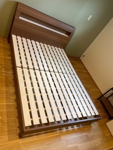 ＊お引渡し者決定＊ダブルベッド　収納付き　コンセント付き