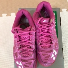 バドミントンシューズ　ピンクの画像