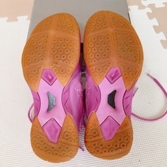 バドミントンシューズ　ピンクの画像