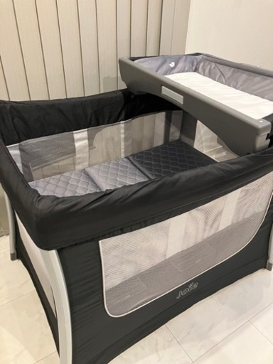 折りたたみ　ベビーベッド　プレイヤード　Joie