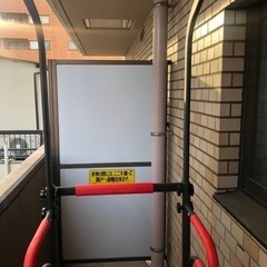 懸垂バー　ぶら下がり　筋トレの画像
