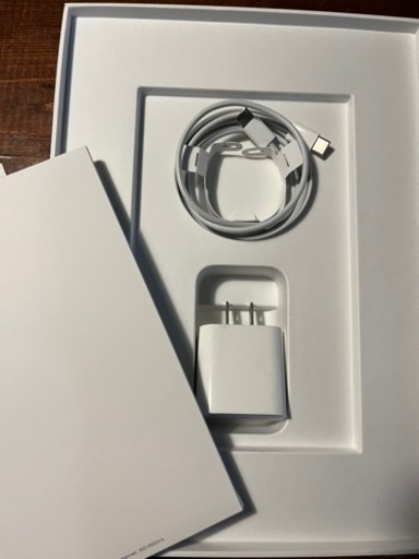 iPad air 第5世代 Wi-Fiモデル 64GB 美品
