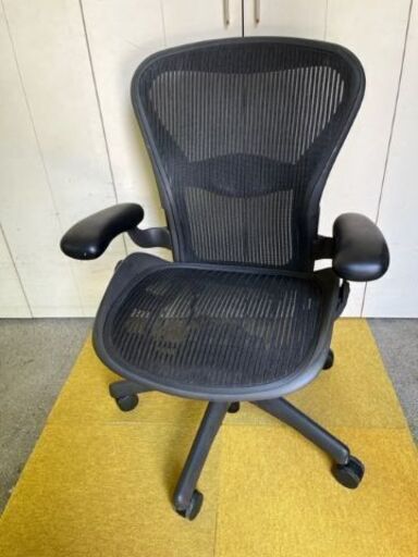 アーロンチェア　目黒蓮の椅子