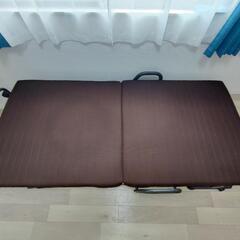 折りたたみベッドの画像