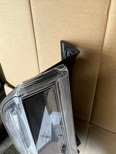 日産セレナ（C27）AUTECH 右リアテールレンズ