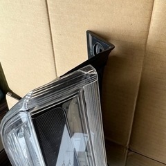 日産セレナ（C27）AUTECH 右リアテールレンズの画像