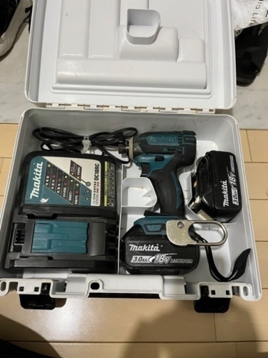 マキタTD149Dインパクトドライバー充電器付