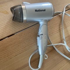 中古ドライヤーと新品タオル　中古バルーン型の洗濯ネット