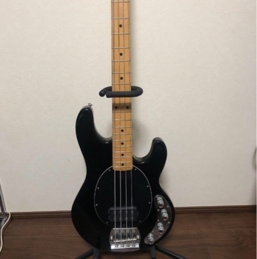 エレキベース　ミュージックマン　スティングレイ　MUSICMAN Stingra
