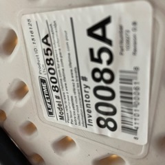 折りたたみ机と椅子の画像