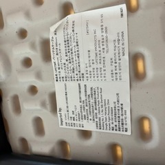 折りたたみ机と椅子の画像