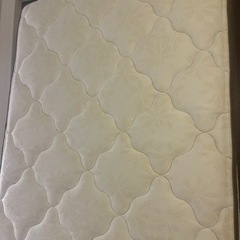 (取りに来てくださる方限定)シングルベッド&マットレスの画像