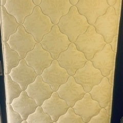 (取りに来てくださる方限定)シングルベッド&マットレスの画像