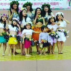 ステージ出演がたくさんのキッズタヒチアン。小・中学生クラスもあり！保護者様の見学・参加OKの画像