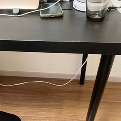 デスクとチェアー
