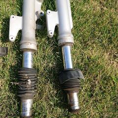 SYM  RV125JP  フロントフォーク  ジャンク 複数購入でガンガン値下げ！の画像