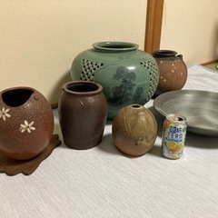 取引中　壺　陶器　の画像