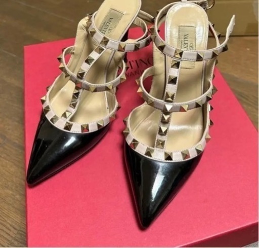 VALENTINO ロックスタッズ アンクルストラップ パンプス