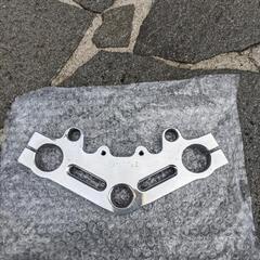 希少✨レア　当時物　ウエダレーシング　XJ400D 用のトップブリッジの画像