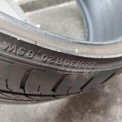 225/30R20 ジャンク1本の画像