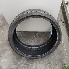 225/30R20 ジャンク1本の画像