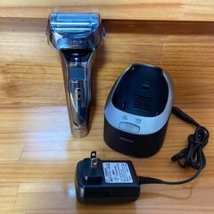 電動シェーバー　髭剃り　HITACHI ロータリーシェーバー