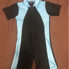子供スウィミングスーツ