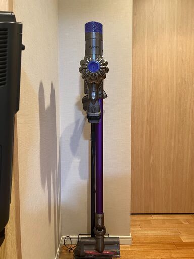 Dyson V6 掃除機 スタンド付き (正規バッテリー交換済み)