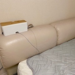 シモンズ　ダブルベット　フレーム付きの画像