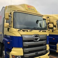 トラックドライバー・トラック運転手の画像
