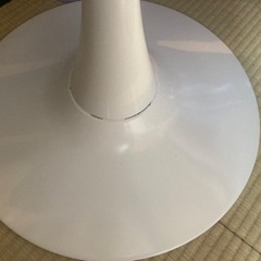 丸テーブルの画像