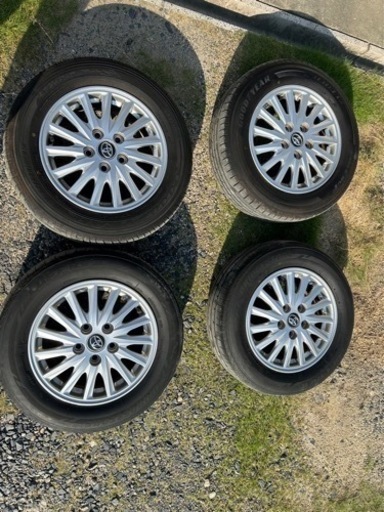 トヨタ ヴォクシー80 タイヤ付純正ホイール