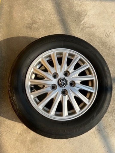 トヨタ ヴォクシー80 タイヤ付純正ホイール