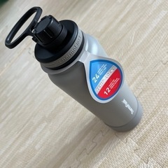 新品未使用‼️水筒　保冷保温　1.2Lの画像