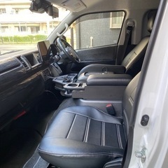 ほぼ新車ハイエースの画像