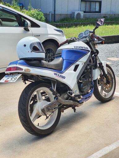 バイク VTZ250