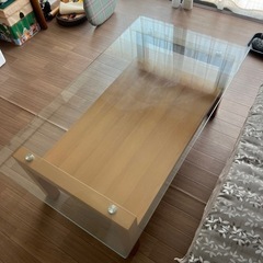 ニトリ　ガラステーブル