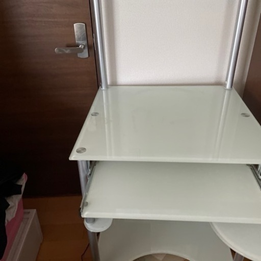 パソコンデスク　ガラス製
